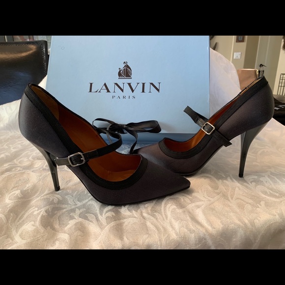 Lanvin Mary Jane Pumps - Picture 2 of 6